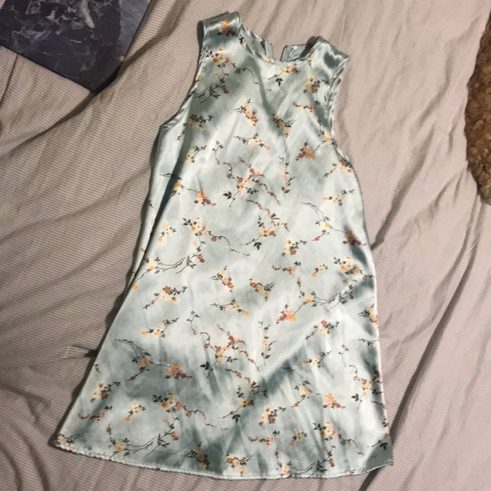 🔆🔆Urban outfitters floral satin dress🔆🔆